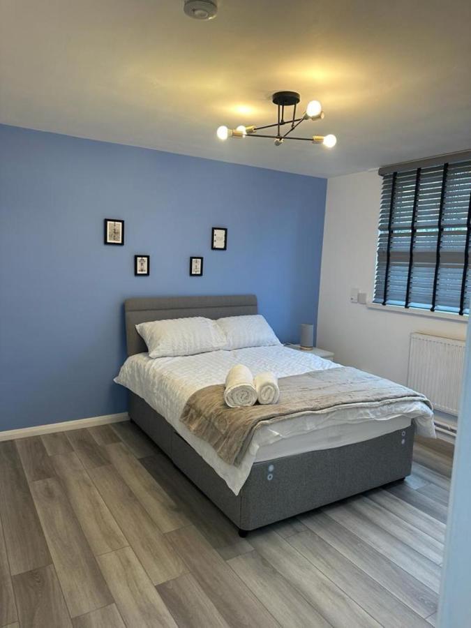 Stylish Apartment At Carlton Grove Londen Buitenkant foto
