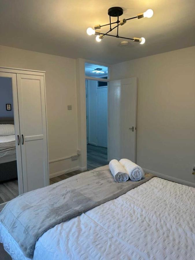 Stylish Apartment At Carlton Grove Londen Buitenkant foto